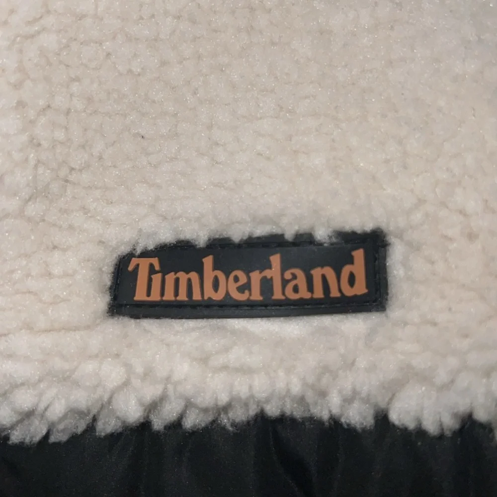 𝚃𝙸𝙼𝙱𝙴𝚁𝙻𝙰𝙽𝙳 𝙿𝚄𝙵𝙵𝙴𝚁 𝚅𝙴𝚂𝚃 - Picture 4 of 5